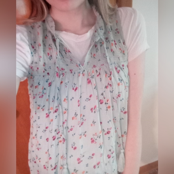 REWIND - NWOT Turquoise Floral Blouse with Tassel Tie Detail - Picture 8 of 15